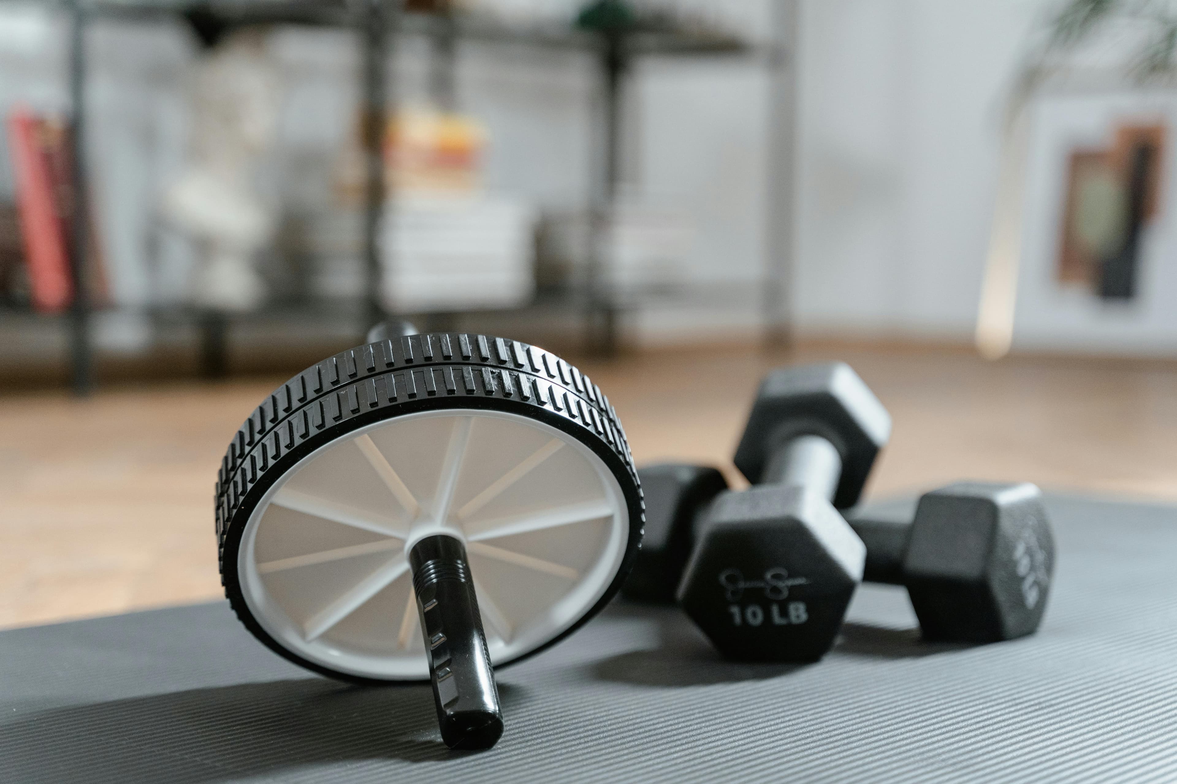ROLLER + 10LB DUMBELL SET